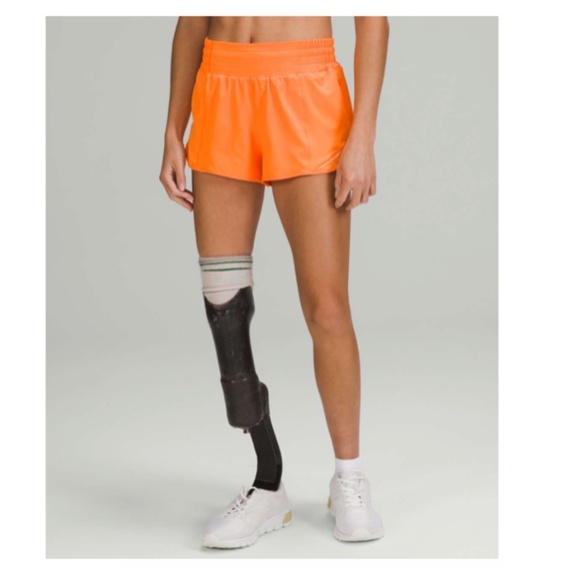 lululemon athletica Pants - LULULEMON Hottie Hot High Rise Shorts 2.5” Size 6 Orange Soda